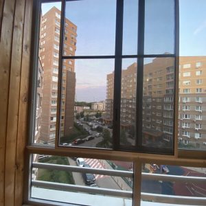 Раздвижная-москитная-сетка-2-600x800